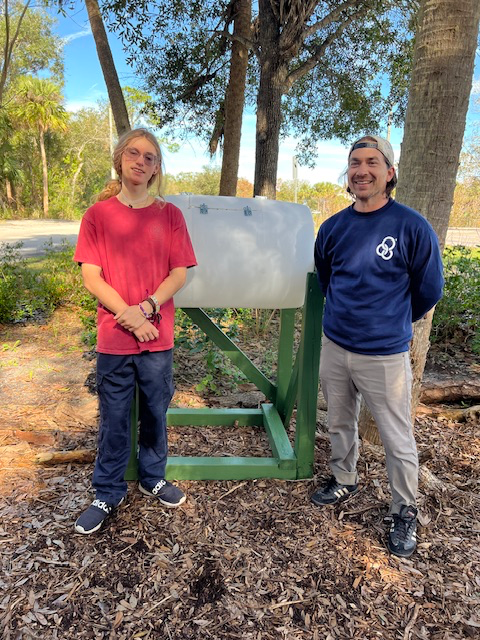 Cover photo for Rotating compost barrel for the garden